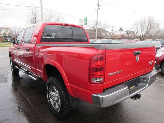 2006 Dodge Ram Pickup 2500 Laramie 4dr Mega Cab 4WD SB